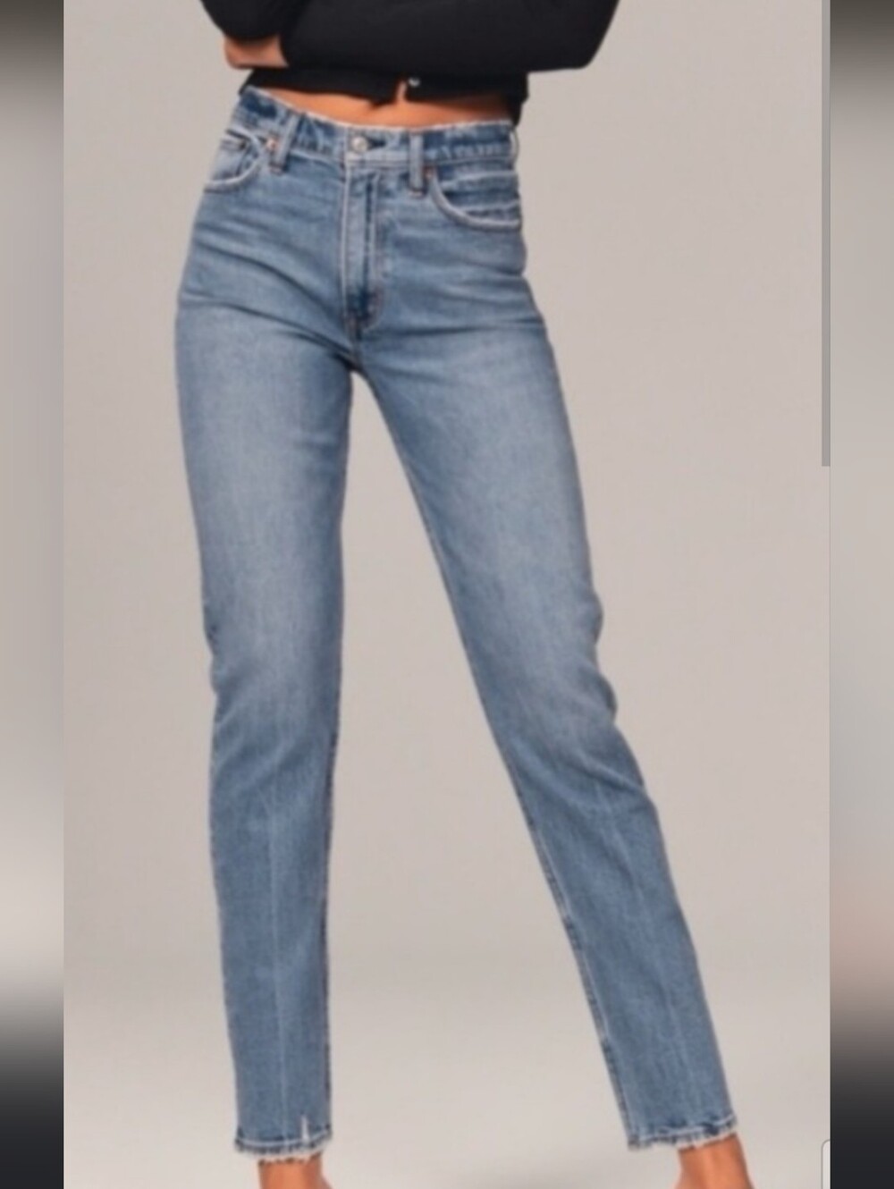 Abercrombie & Fitch The MOM HIGH RISE JEANS STRAIGHT LEG SIZE 28